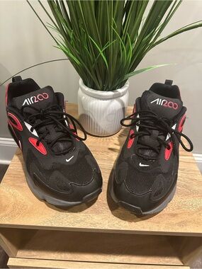 Nike Airmax 200 Black/University Red Accents Athletic Sneakers